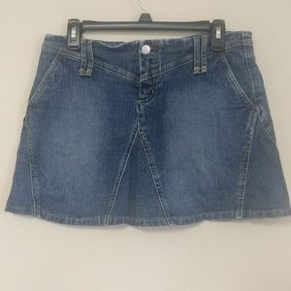 NOT FOR SALE...LOOKING FOR THIS SKIRT...WAS SOLD HERE IN JULY